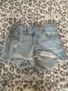 Levis-Cut-Off-Denim-Shorts