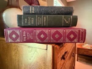 Lot-of-Three-Religious-Books-Holy-Bible-The-Living-Bible-and-Book-of-Common-Prayer