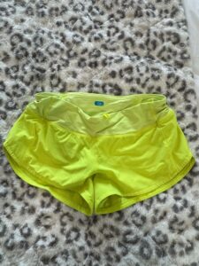 Lululemon-Speed-Up-Low-Rise-Shorts-.-Neon-Yellow