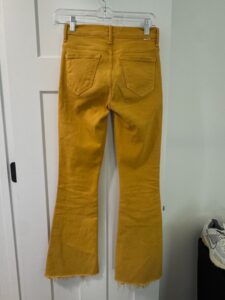 MOTHER-The-Rascal-Crop-Flare-Jeans-third-image