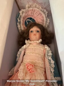 Maryse-Nicole-My-Sweetheart-Porcelain-Doll-second-image