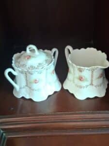 Norman-Rockwell-Porcelain-Figurines-and-Floral-Tea-Set-fifth-image