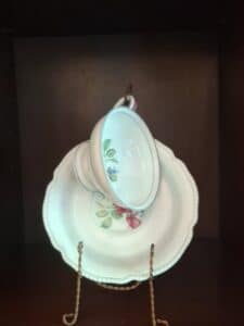 Norman-Rockwell-Porcelain-Figurines-and-Floral-Tea-Set-sixth-image