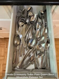 Oneida-Community-Tudor-Plate-Queen-Bess-Silverplate-Flatware-Set