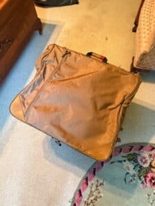 Passport-Genuine-Leather-Garment-Bag-second-image