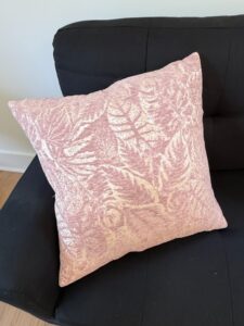 Pink-Velvet-Leaf-Pattern-Throw-Pillow