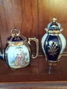 Porcelain-Teapot-and-Lidded-Jar-with-Romantic-Scene-and-Gilt-Decoration-possibly-Limoges-or-Svres-style