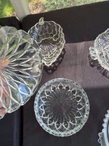 Pressed-Glass-Serving-Bowls-Set-second-image