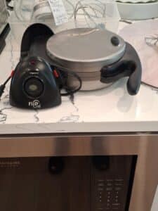 Presto-Ceramic-FlipSide-Belgian-Waffle-Maker