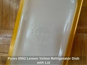 Pyrex-Lemon-Yellow-Refrigerator-Dish-with-Lid-third-image