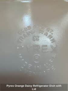 Pyrex-Orange-Daisy-Refrigerator-Dish-with-Lid-third-image