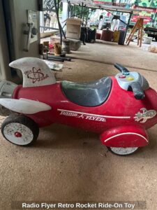 Radio-Flyer-Retro-Rocket-Ride-On-Toy-second-image