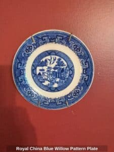 Royal-China-Blue-Willow-Pattern-Plate