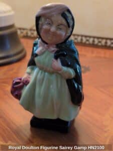 Royal-Doulton-Figurine-Sairey-Gamp-HN