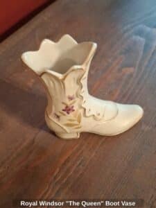 Royal-Windsor-The-Queen-Boot-Vase