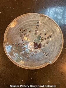 Sandee-Pottery-Berry-Bowl-Colander-third-image