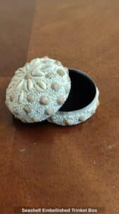 Seashell-Embellished-Trinket-Box-third-image