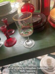Set-of-Arbys-Christmas-Collection-Holly-Glasses