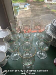 Set-of-Arbys-Christmas-Collection-Holly-Glasses-second-image