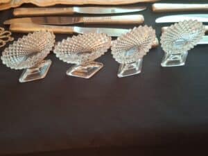 Set-of-Crystal-Knife-Rests-and-Silver-Plated-Knives