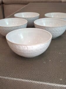 Set-of-White-Ceramic-Bowls-with-Embossed-Geometric-Pattern
