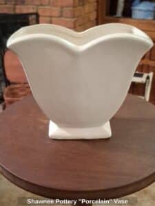 Shawnee-Pottery-Porcelain-Vase