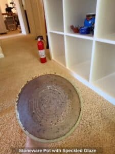 Stoneware-Pot-with-Speckled-Glaze-third-image