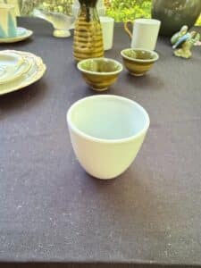 Stoneware-Vase-and-Ceramic-Cups-second-image