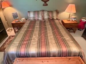 Striped-Silk-Taffeta-Bedding-Set