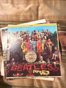 The-Beatles-Sgt.-Peppers-Lonely-Hearts-Club-Band-Vinyl-Record-Original-Stereo-Pressing