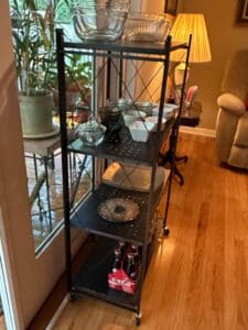 Tier-Foldable-Metal-Bakers-Rack-with-Wheels-second-image