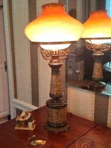 Victorian-Era-Map-Motif-Table-Lamp