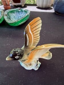 Vintage-Arnart-Porcelain-Oriole-Bird-Figurine