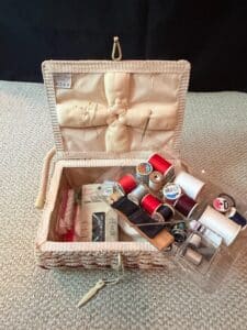 Vintage-Azar-Floral-Tapestry-Sewing-Box-second-image