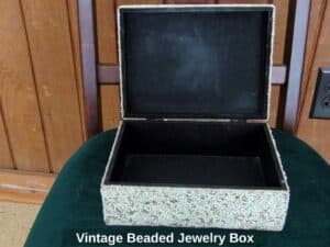 Vintage-Beaded-Jewelry-Box-second-image