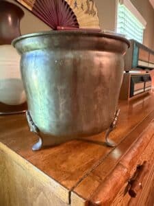 Vintage-Brass-Cauldron-style-Planter-Pot-with-Claw-Feet