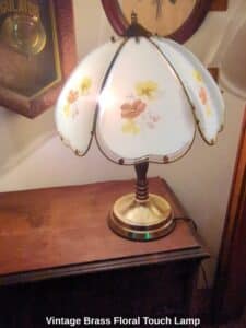 Vintage-Brass-Floral-Touch-Lamp