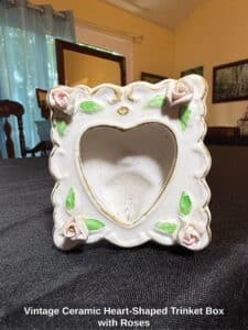 Vintage-Ceramic-Heart-Shaped-Trinket-Box-with-Roses