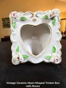Vintage-Ceramic-Heart-Shaped-Trinket-Box-with-Roses-second-image