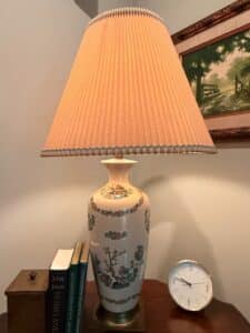 Vintage-Chinoiserie-Porcelain-Table-Lamp-with-Floral-and-Bird-Motif