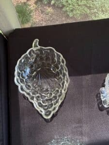 Vintage-Clear-Glass-Grape-Cluster-Bowl