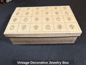 Vintage-Decorative-Jewelry-Box