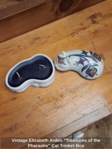 Vintage-Elizabeth-Arden-Treasures-of-the-Pharaohs-Cat-Trinket-Box-second-image