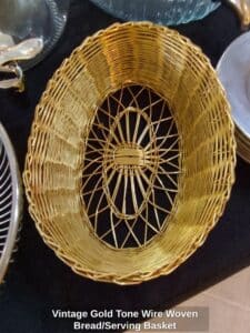Vintage-Gold-Tone-Wire-Woven-Bread-or-Serving-Basket