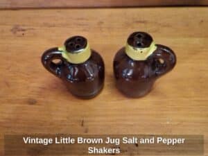 Vintage-Little-Brown-Jug-Salt-and-Pepper-Shakers