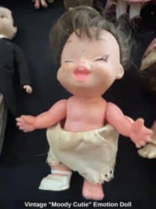 Vintage-Moody-Cutie-Emotion-Doll