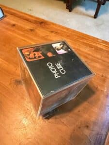 Vintage-PHOTO-CUBE-Display-with-s-Style-Photos