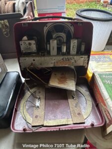 Vintage-Philco-T-Tube-Radio
