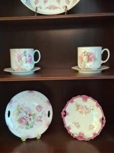 Vintage-Pink-Roses-Porcelain-Tea-Set