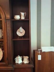 Vintage-Pink-Roses-Porcelain-Tea-Set-third-image